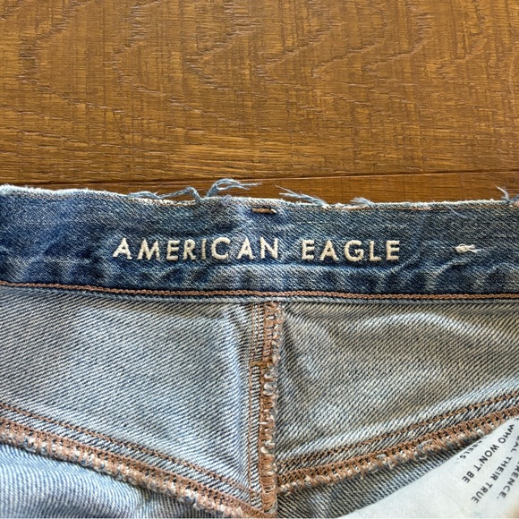 american eagle distressed 90s jeans - Picture 4 of 9